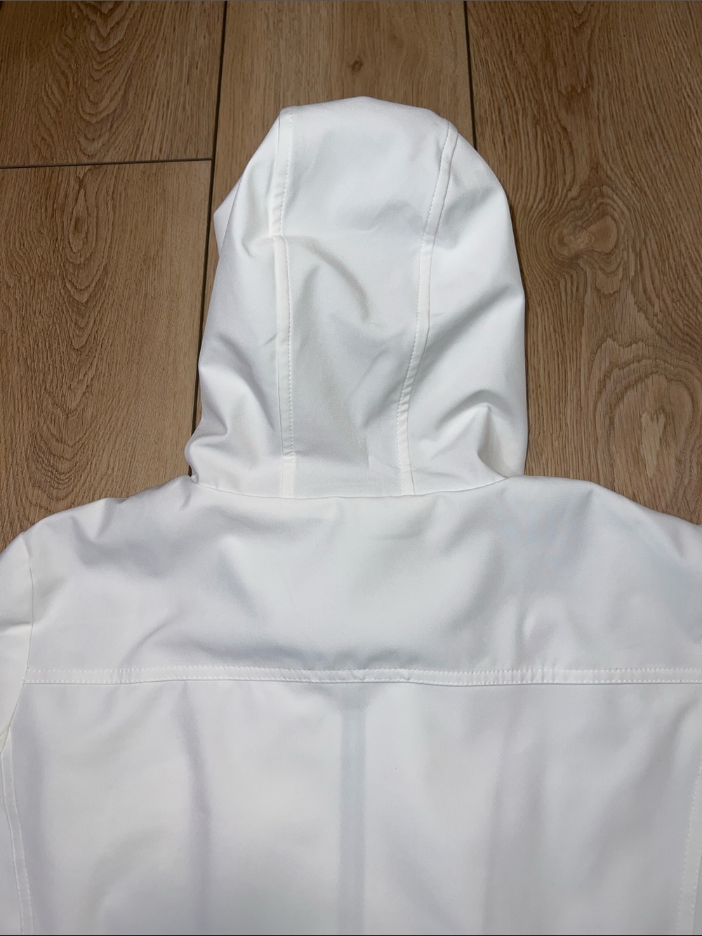 Tommy Hilfiger White Jacket with Navy Logo Patch - Picture 12 of 15